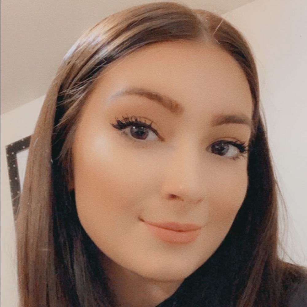 Meet your Posher, Monica